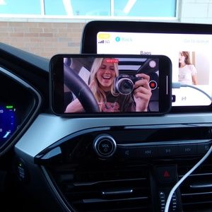 Meet your Posher, Chloe